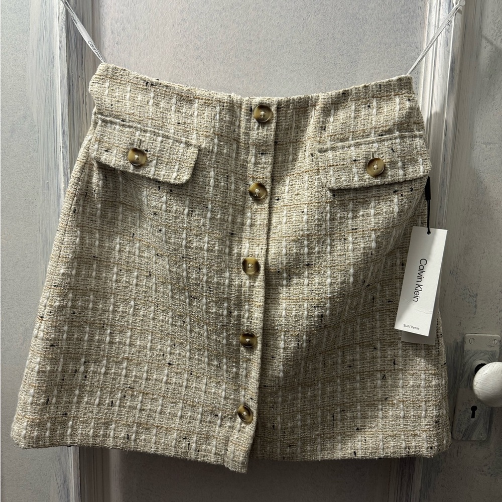 Gorgeous Calvin Klein skirt New Never been worn